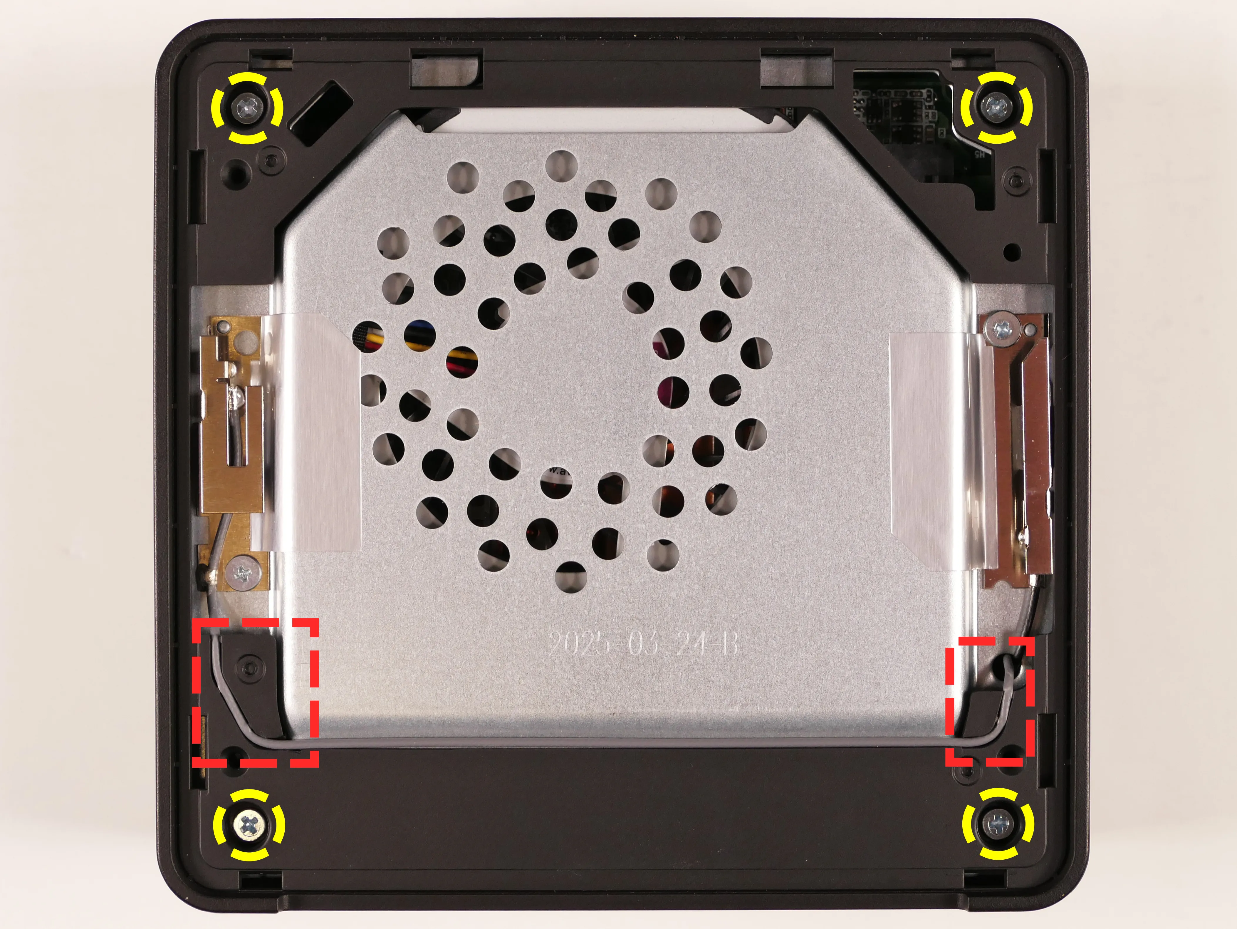 Internal cage screws