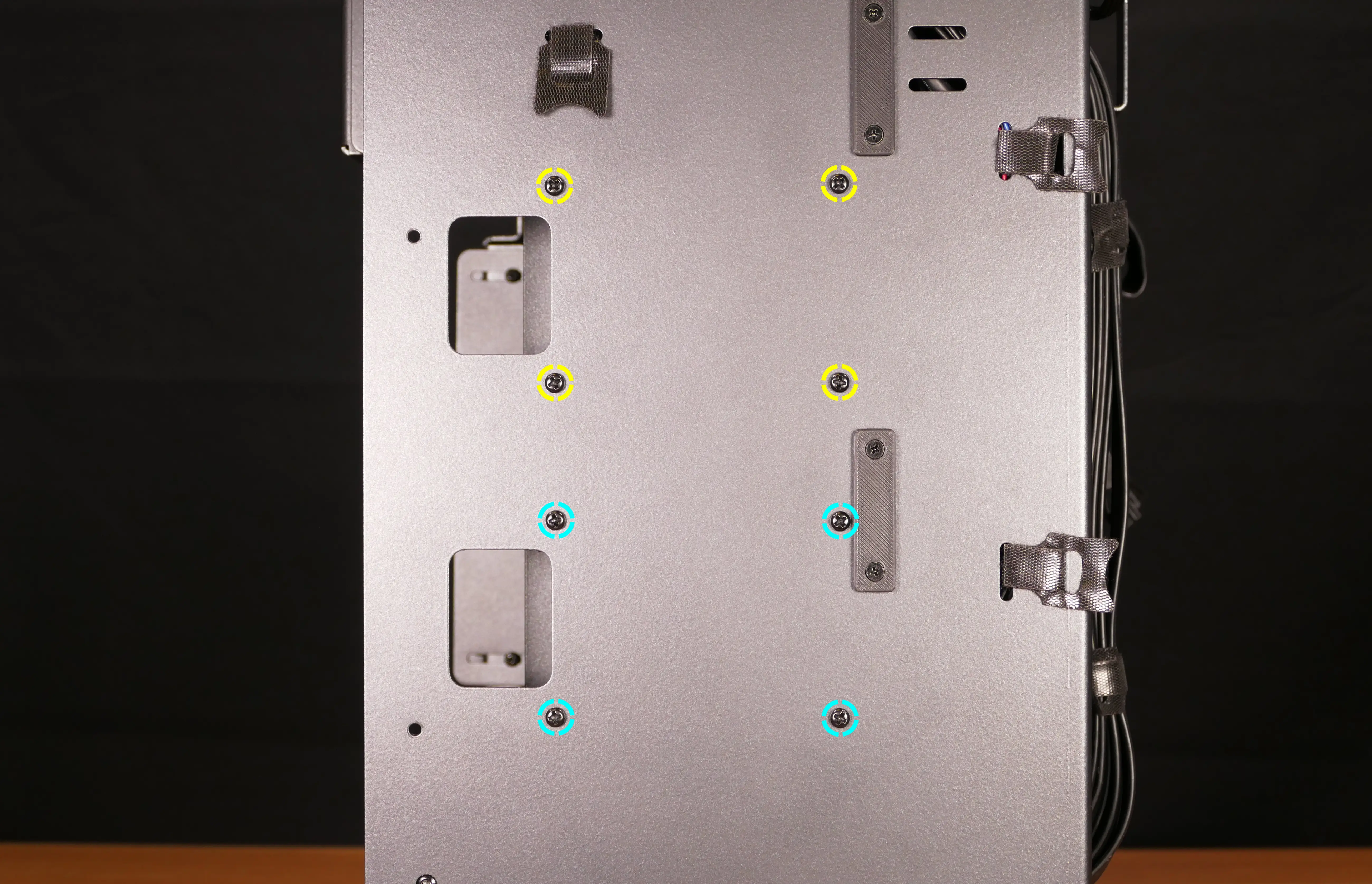 2.5" drive cage cabling & screws