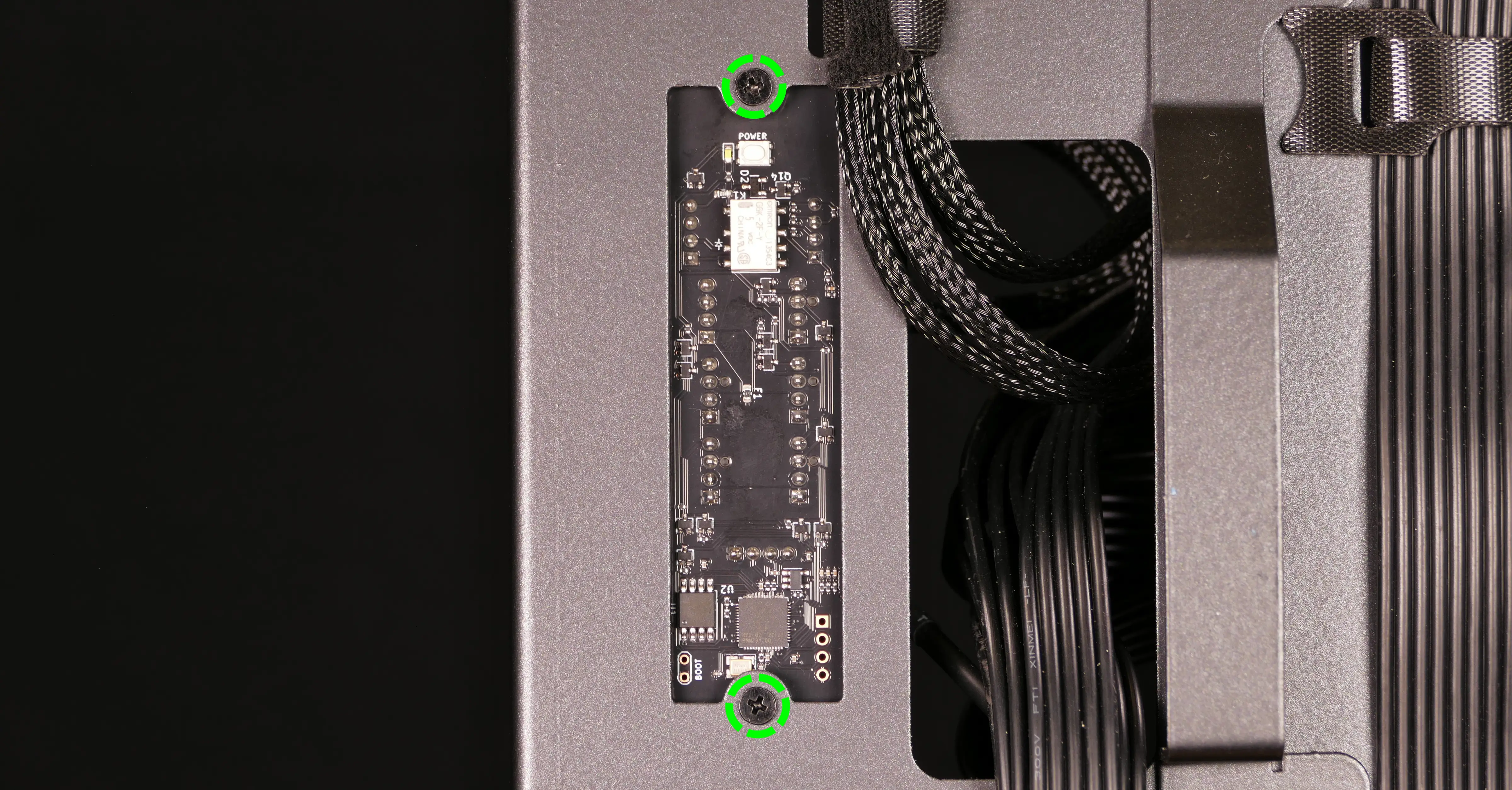 Thelio Io screws